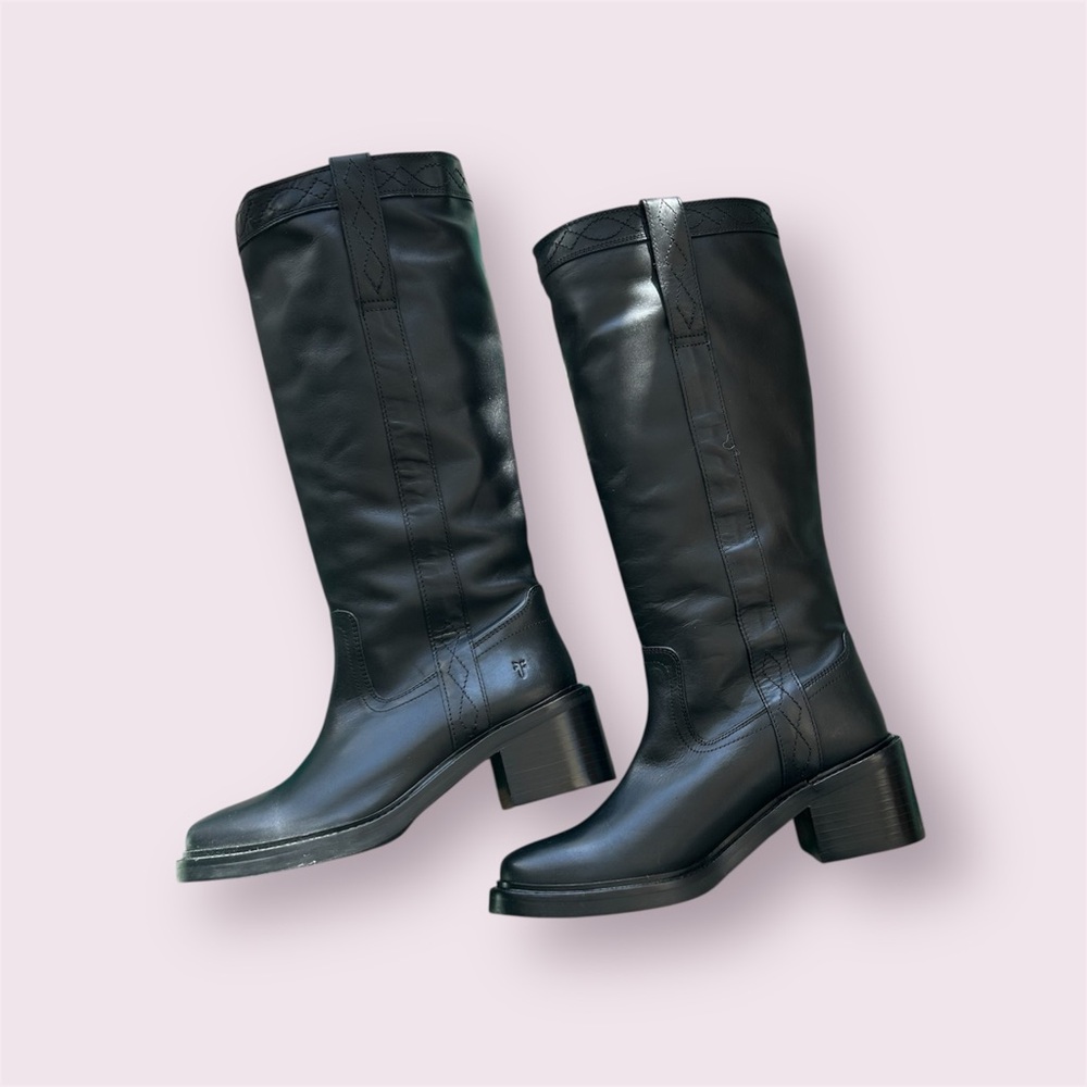 Frye Kate Pull On Boots in Black